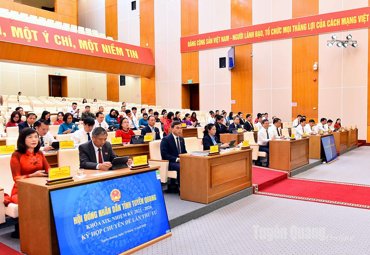 ប្រតិភូចូលរួមកិច្ចប្រជុំ។