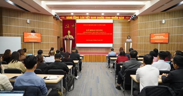 Khai giảng Lớp bồi dưỡng nhận thức về Đảng và lý luận chính trị dành cho đảng viên mới năm 2025