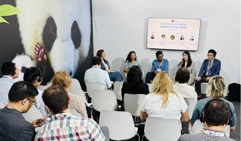 Các đại biểu chia sẻ mục tiêu ứng phó biến đổi khí hậu và vai trò của hợp tác công - tư. Ảnh: Chu Hương.