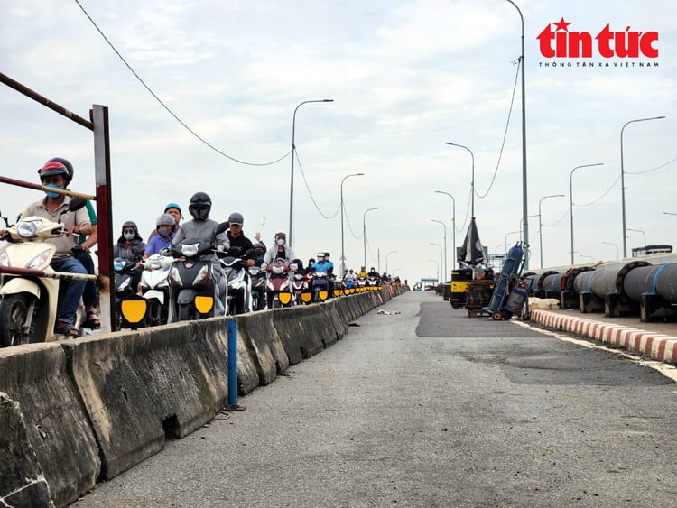 ចំណងជើងរូបថត