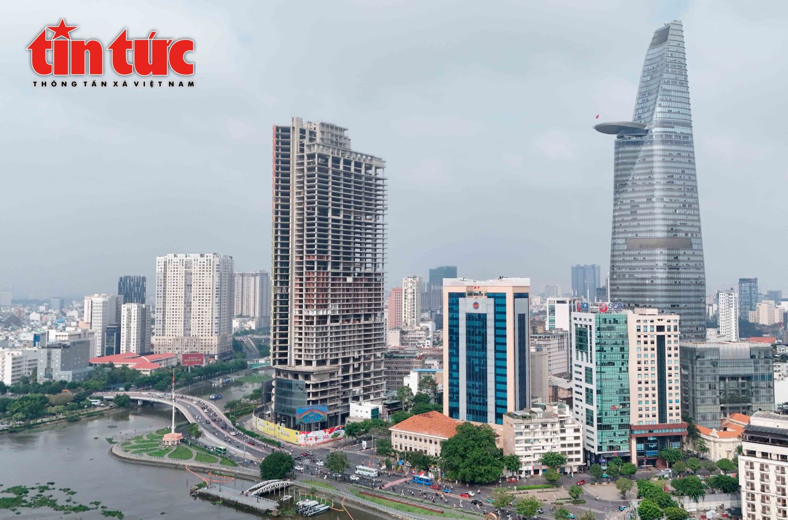 Подпись к фотографии