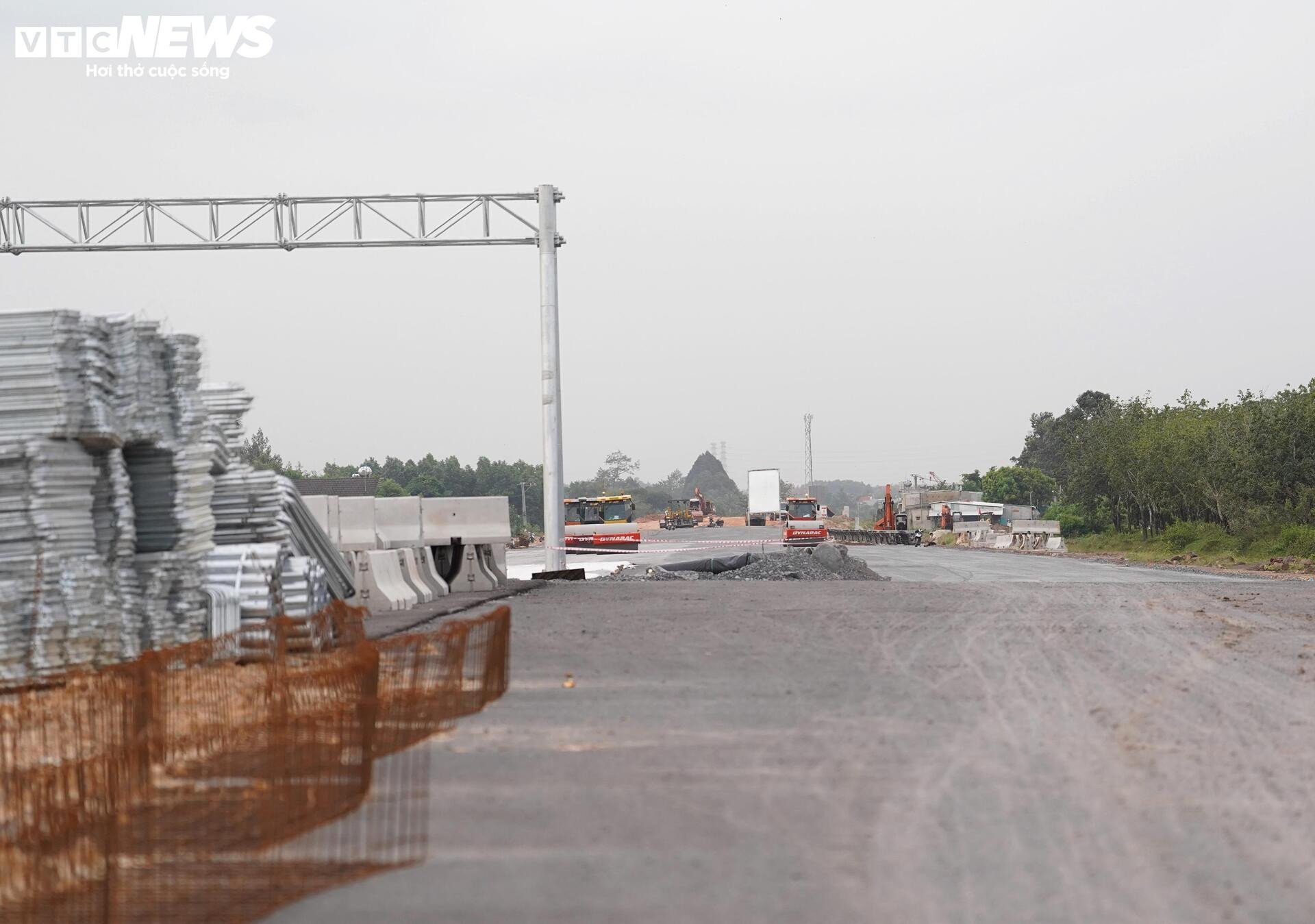 ជិតដល់ថ្ងៃបើកហើយ តើផ្លូវល្បឿនលឿន Bien Hoa - Vung Tau ឆ្លងកាត់ Dong Nai យ៉ាងម៉េចដែរ? - ១២