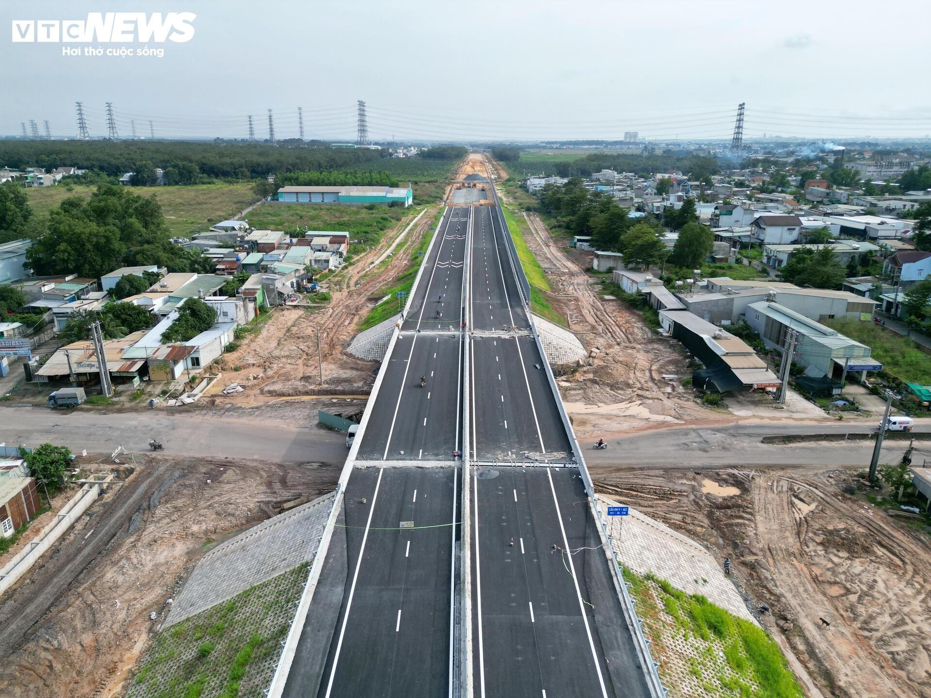 ជិតដល់ថ្ងៃបើកហើយ តើផ្លូវល្បឿនលឿន Bien Hoa - Vung Tau ឆ្លងកាត់ Dong Nai យ៉ាងម៉េចដែរ? - ១៧