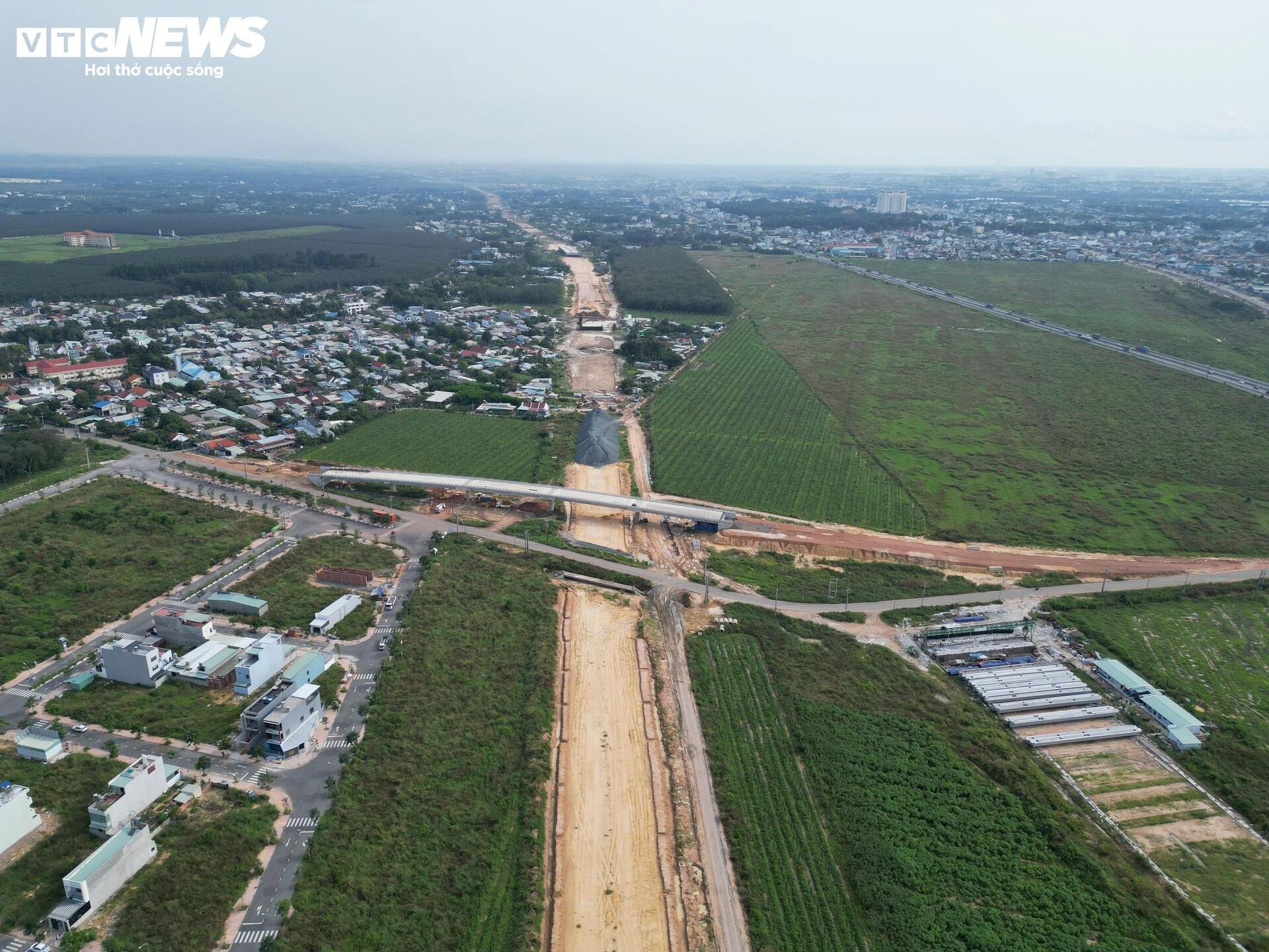 ខណៈថ្ងៃបើកដំណើរការជិតមកដល់ តើផ្លូវល្បឿនលឿន Bien Hoa - Vung Tau ឆ្លងកាត់ Dong Nai យ៉ាងដូចម្តេច? - ១៨