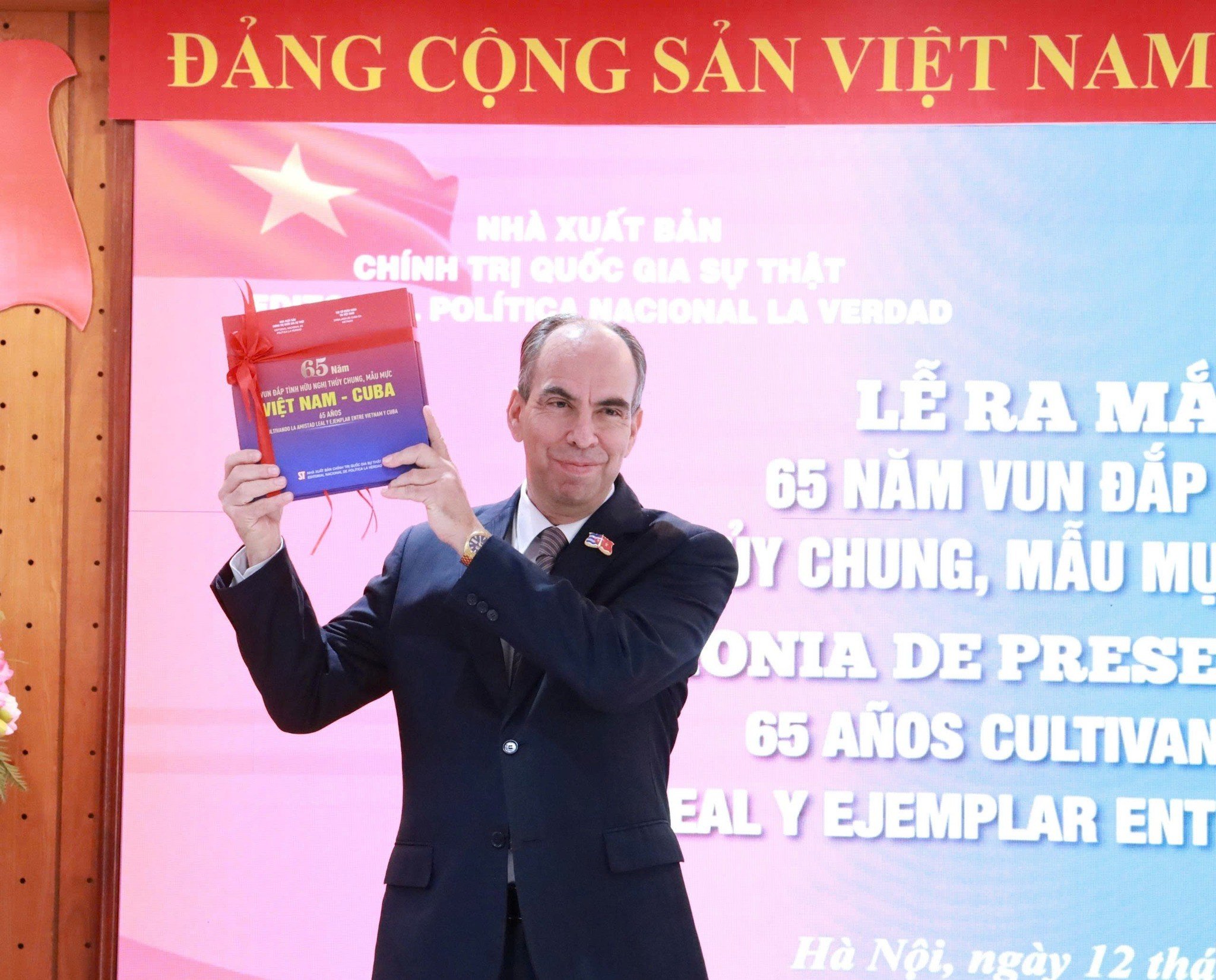 Đại sứ Cuba tại Việt Nam Rogelio Polanco Fuentes. (Ảnh: Nhà xuất bản Chính trị quốc gia Sự thật)