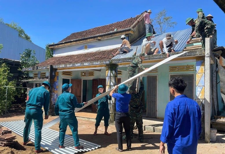 Thủ tướng yêu cầu khẩn trương đánh giá thiệt hại 
và khắc phục nhanh hậu quả bão, lũ tại khu vực Trung Bộ- Ảnh 1.