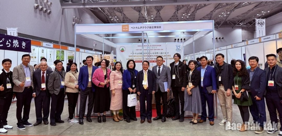 គណៈប្រតិភូសមាគមធុរកិច្ចខេត្ត Dak Lak បានចូលរួមក្នុងសន្និសីទ