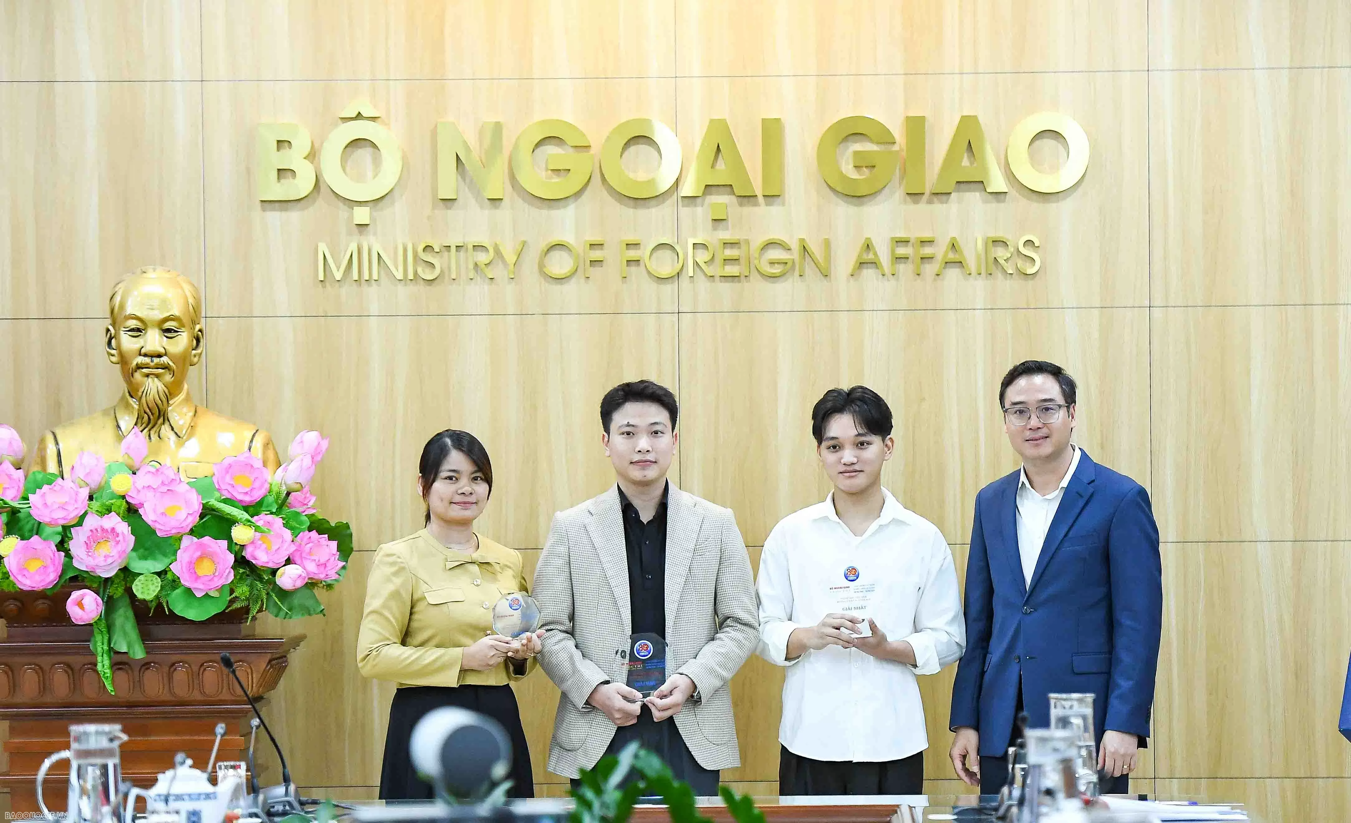 Trao giải cuộc thi sáng tác ca khúc ngành Ngoại giao và các cuộc thi phong trào nhân kỷ niệm 80 năm thành lập Ngành
