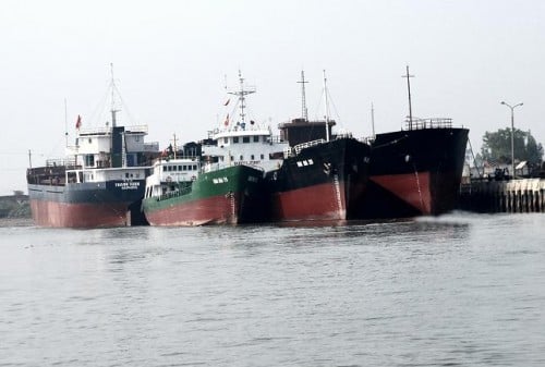 ជ្រុងមួយនៃកំពង់ផែ Diem Dien ។