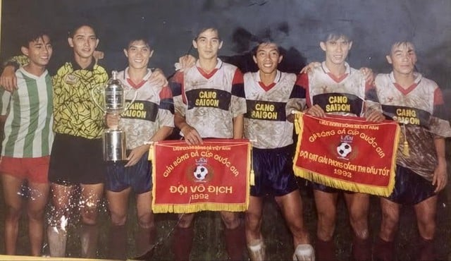 Cựu Vua phá lưới bóng đá Việt Nam, 'Tiếu già' Hồ Văn Lợi không còn nữa- Ảnh 2.