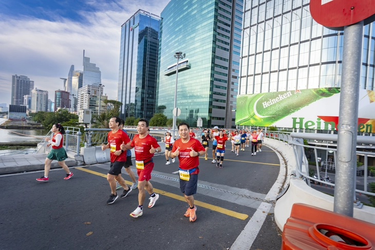 Lan tỏa 'Bước chạy vì một Việt Nam vượt trội', trao cơ hội bước đi cho trẻ em Việt Nam - Ảnh 1.