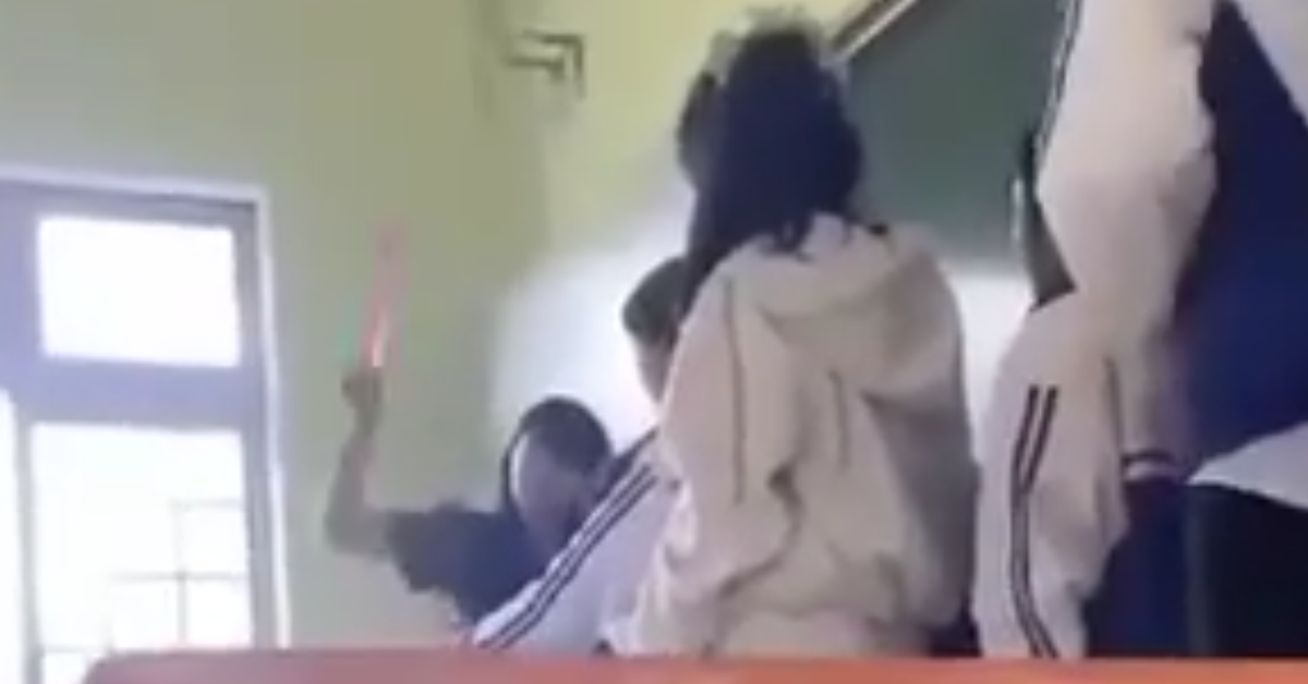 Cô giáo mất việc vì dùng thước kẻ nhựa đánh tay học sinh, Sở GD & ĐT nói 'thẩm quyền thuộc trường'