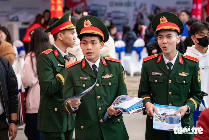 ພອນສະຫວັນ - ຮູບ 1.