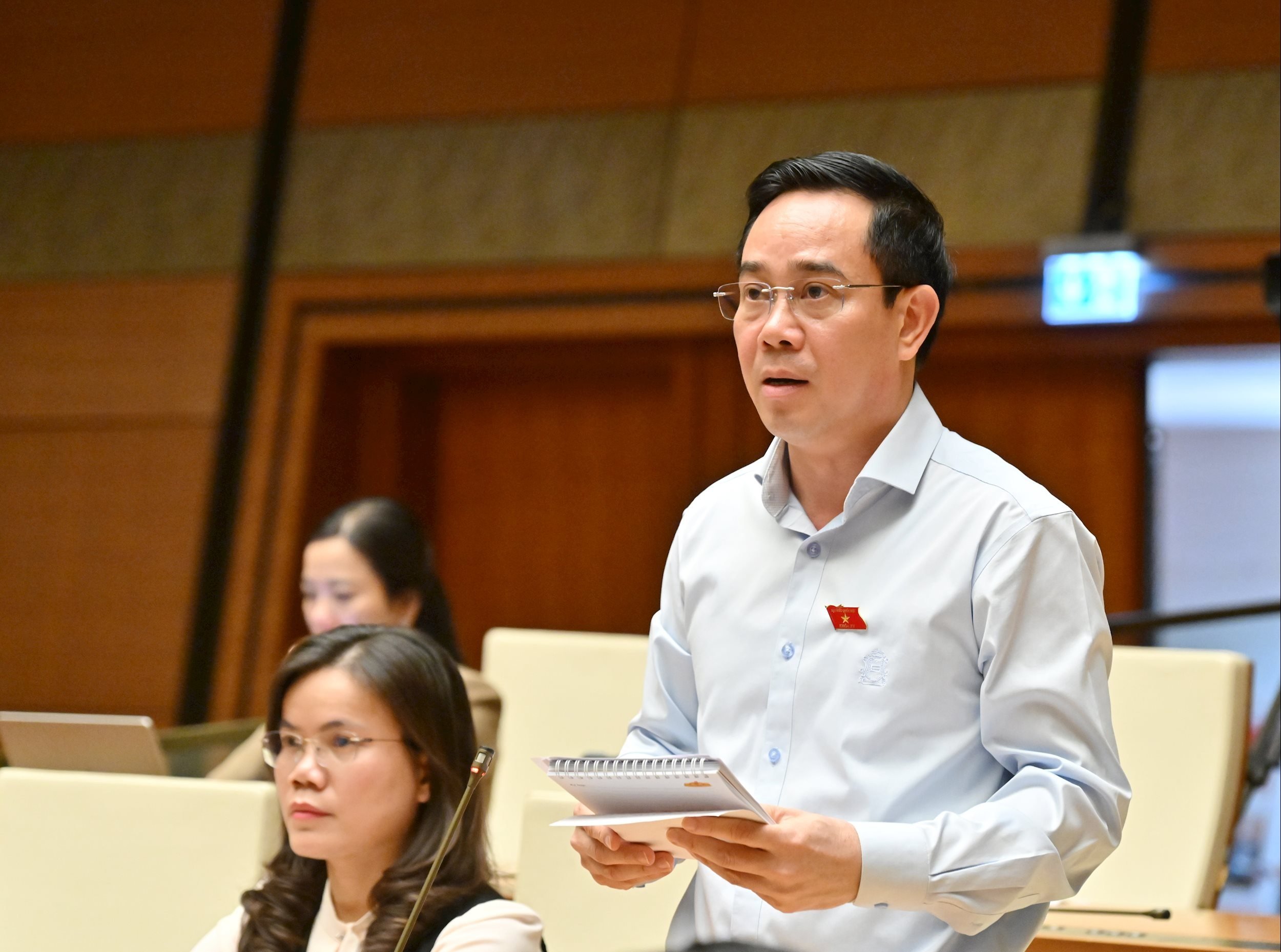 ຜູ້ແທນສະພາແຫ່ງຊາດ ຫງວຽນວັນຮຸຍ (ຮົ່ງອຽນ)VQK_0442