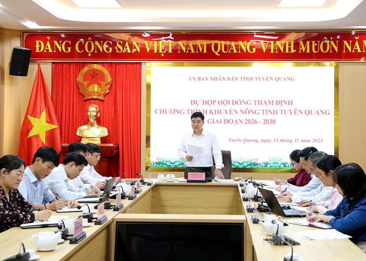 Đồng chí Hoàng Gia Long, Ủy viên Ban Thường vụ Tỉnh ủy, Phó Chủ tịch UBND tỉnh, Chủ tịch Hội đồng thẩm định chủ trì cuộc họp.