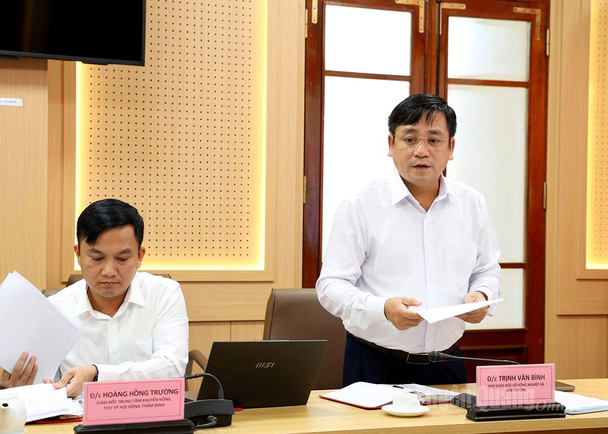 Lãnh đạo Sở Nông nghiệp và Môi trường báo cáo dự thảo chương trình.