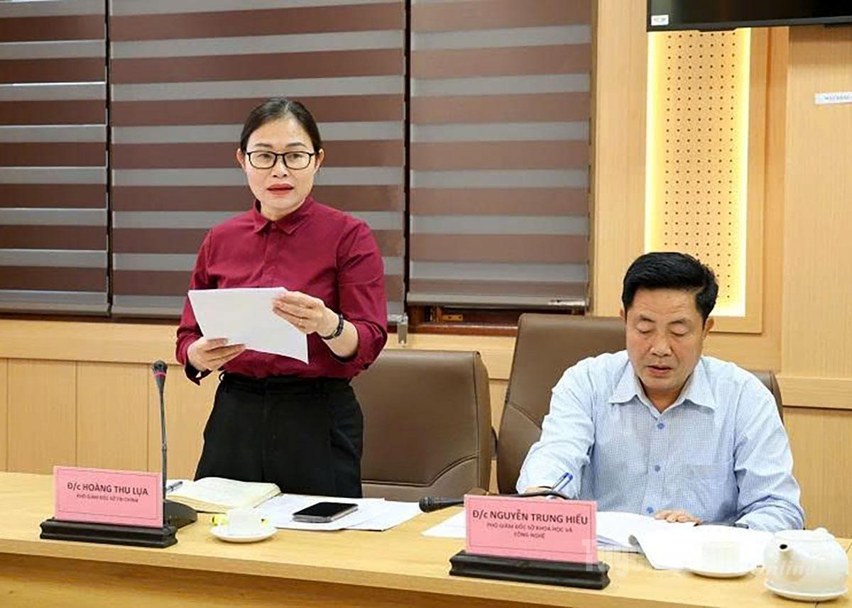 Lãnh đạo Sở Tài chính cho ý kiến vào dự thảo kinh phí đảm bảo thực hiện chương trình hiệu quả.