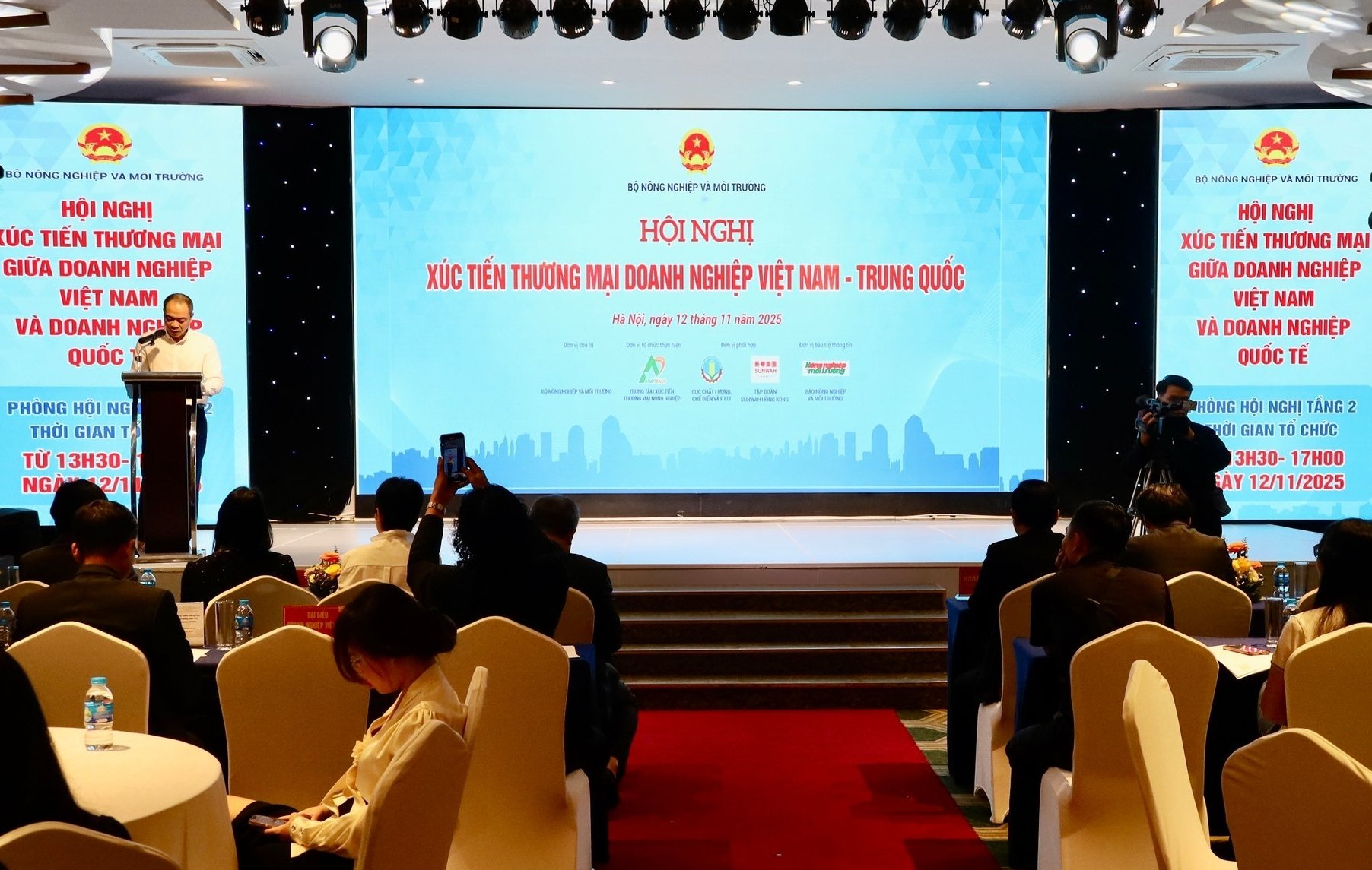 Toàn cảnh Diễn đàn xúc tiến thương mại doanh nghiệp Việt Nam - Trung Quốc. Ảnh: Phương Linh.