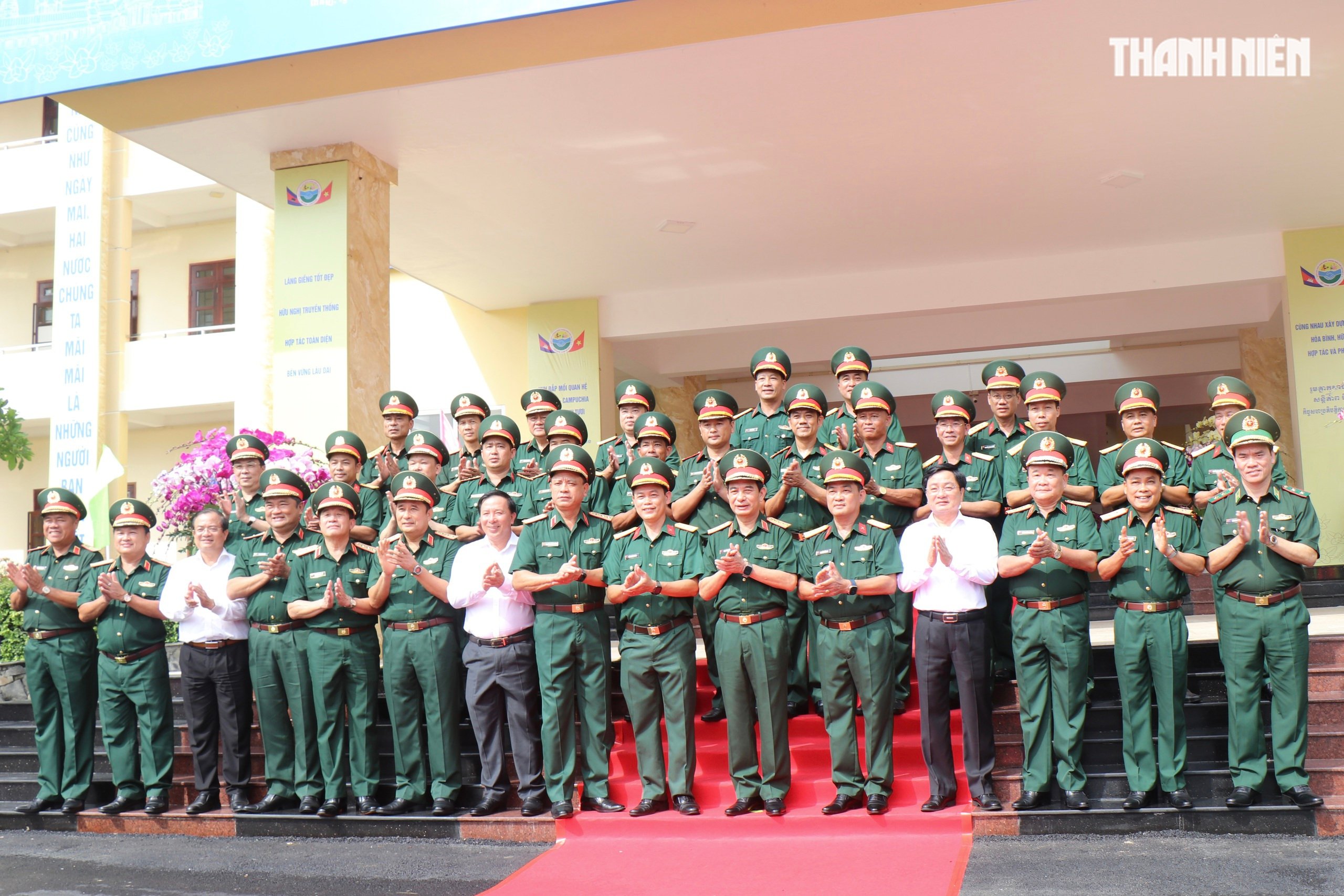 Đại tướng Phan Văn Giang làm việc với Sư đoàn 5, Quân khu 7 - Ảnh 2.