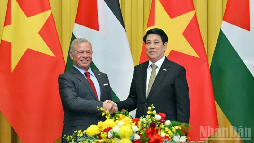 President Luong Cuong för samtal med Jordaniens kung Abdullah II Ibn Al-Hussein.