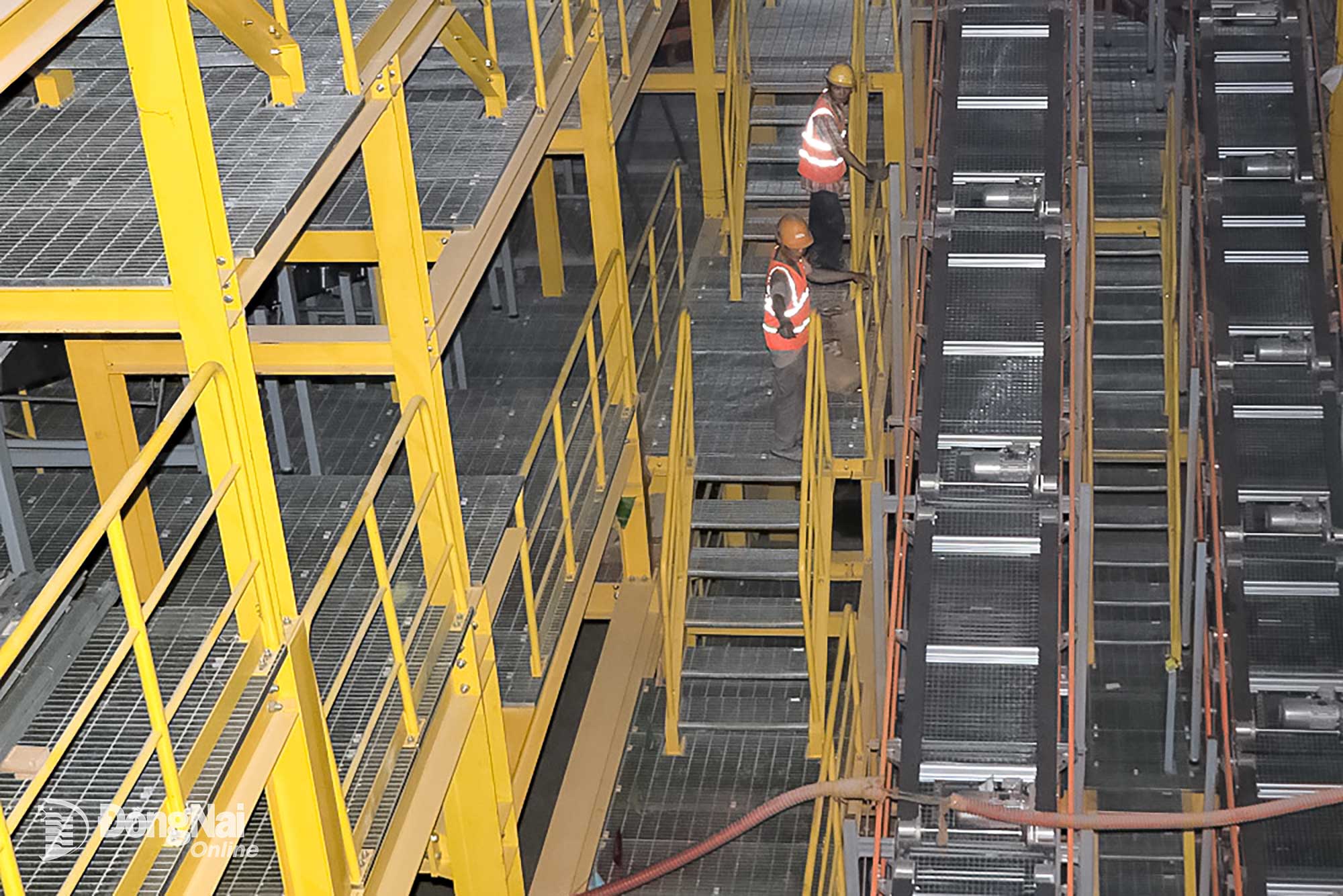 För närvarande är installationen av bagagehanteringssystemet i stort sett slutförd. Foto: Pham Tung