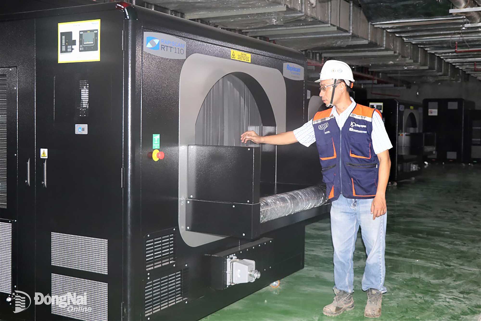 Bagageskannrar har förts till Long Thanh Airport Project för installation. Foto: Pham Tung