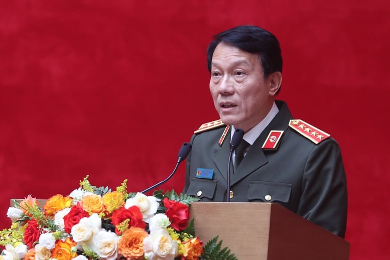 The Prime Minister stated the 14-word motto for security and order protection forces at the grassroots level - Photo 4. Thủ tướng nêu phương châm 14 chữ với lực lượng bảo vệ an ninh, trật tự ở cơ sở- Ảnh 4.