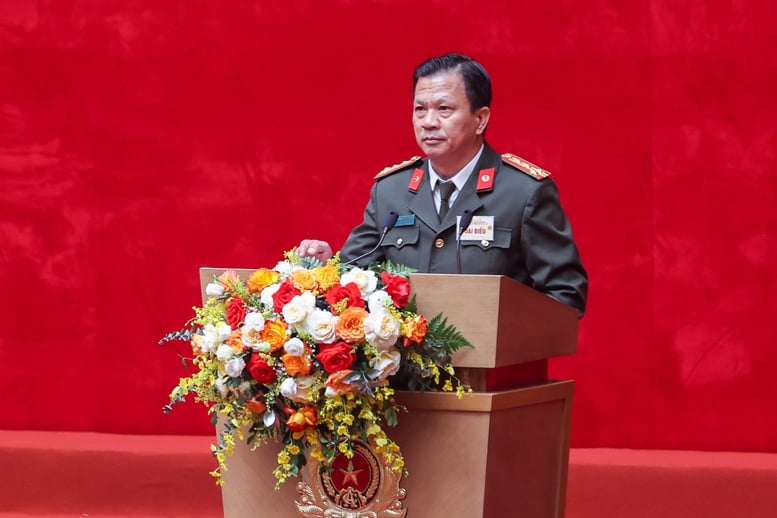 The Prime Minister stated the 14-word motto for security and order protection forces at the grassroots level - Photo 5. Thủ tướng nêu phương châm 14 chữ với lực lượng bảo vệ an ninh, trật tự ở cơ sở- Ảnh 5.