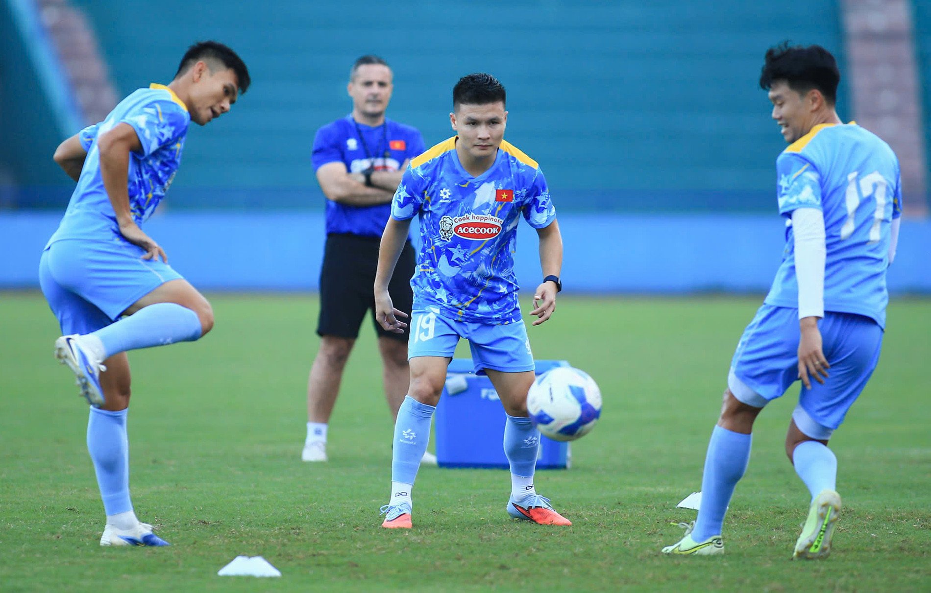 tuyen viet nam 4.jpg