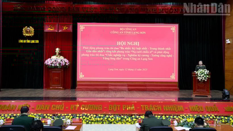 Конференция по запуску движения за подражание полиции провинции Лангшон.