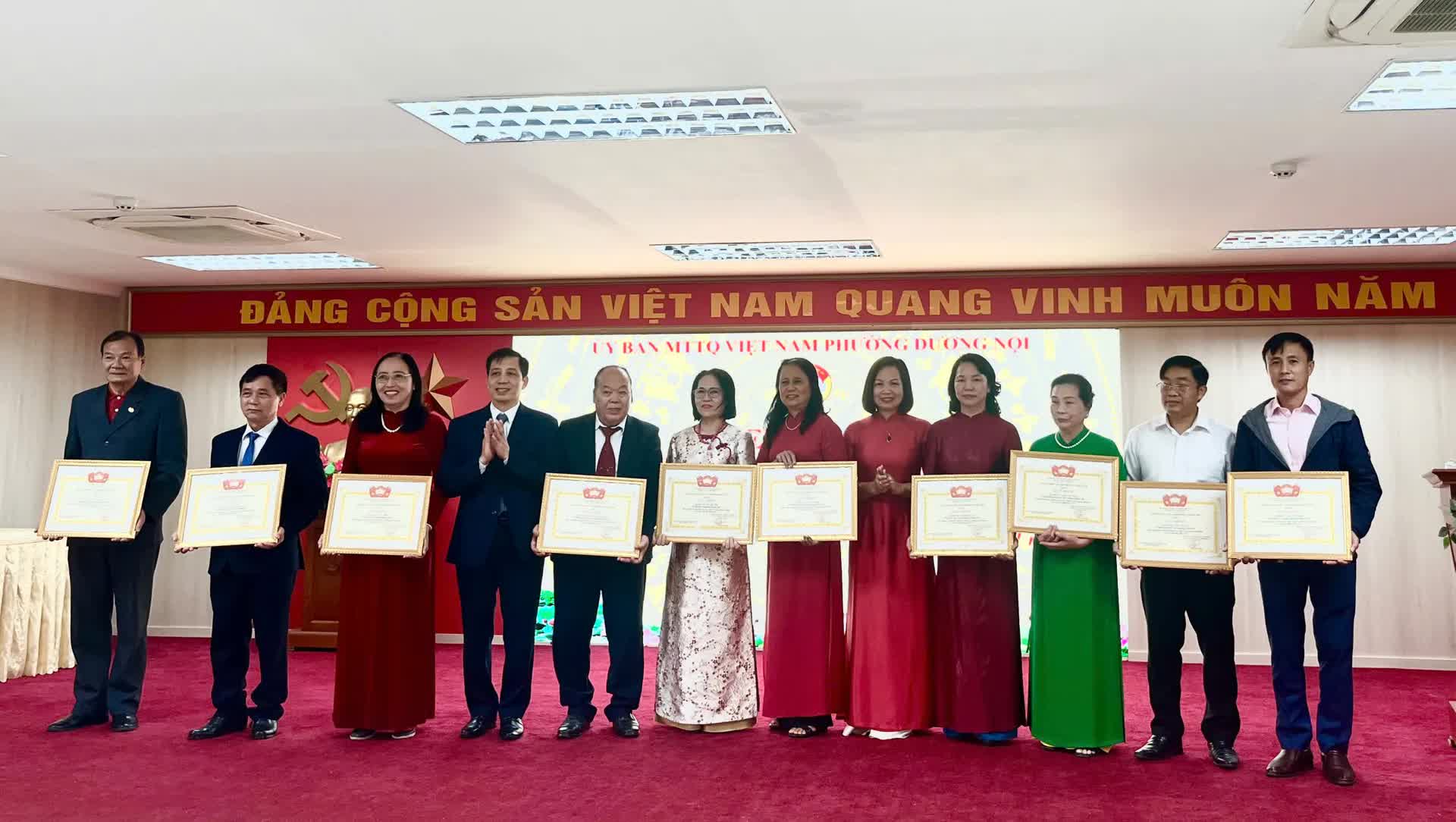 Phát huy sức mạnh đại đoàn kết, xây dựng phường Dương Nội giàu đẹp- Ảnh 3.