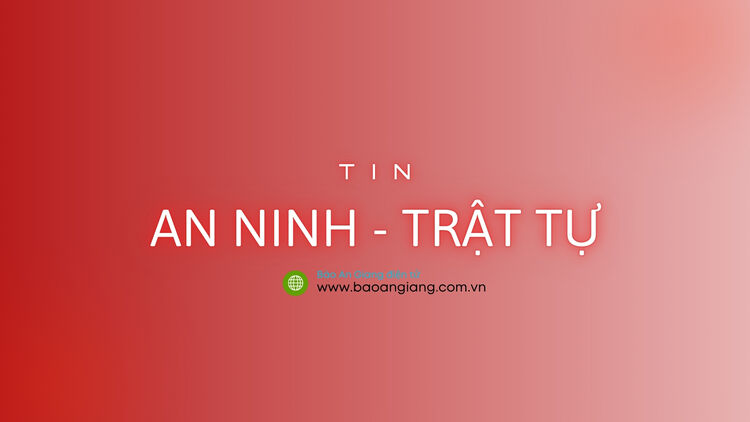 Hai thanh niên bị bắt quả tang tàng trữ trái phép chất ma túy tại phường Thới Sơn