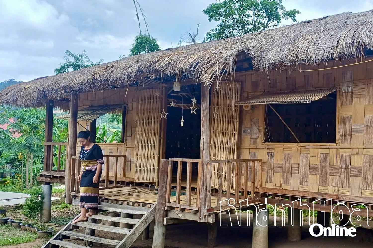 Nhà sàn của đồng bào Raglai được xã Bác Ái Tây hỗ trợ xây dựng.
