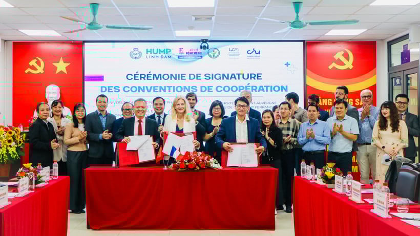 ទិដ្ឋភាពនៃពិធីចុះហត្ថលេខាលើកិច្ចព្រមព្រៀងសហប្រតិបត្តិការ។