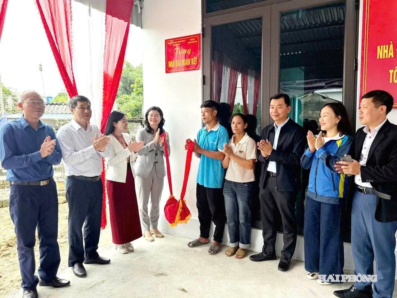 nha-dai-doan-ket.jpg