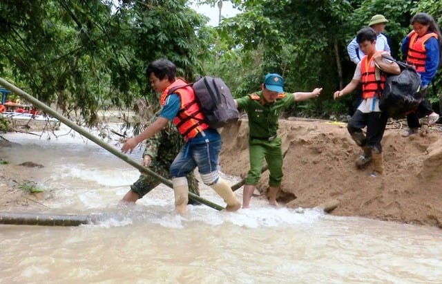 Băng rừng gọi học trò về lại lớp - Ảnh 4.