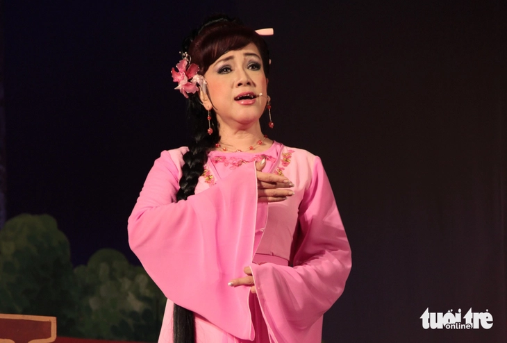 Phương Hồng Thủy - Ảnh 1.