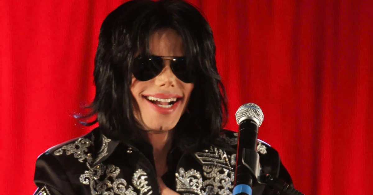 Michael Jackson là nghệ sĩ đầu tiên top 10 Billboard Hot 100 trong 60 năm