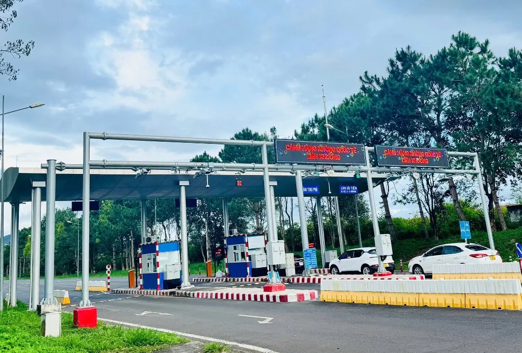 Triển khai thu phí tự động ETC tại sân bay quốc tế Liên Khương và Cam Ranh - Ảnh 1.