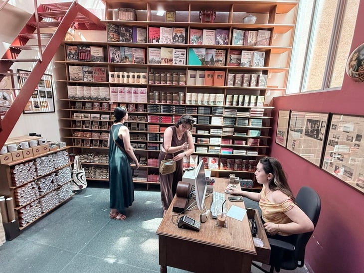 bảo tàng ngây thơ - Ảnh 2.