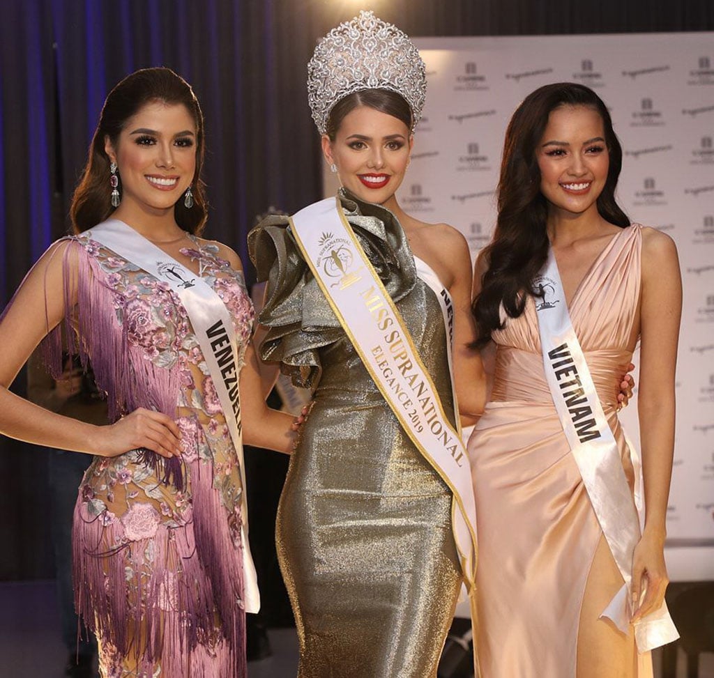 Vietnamská reprezentantka přitahuje pozornost na mezinárodní soutěži krásy