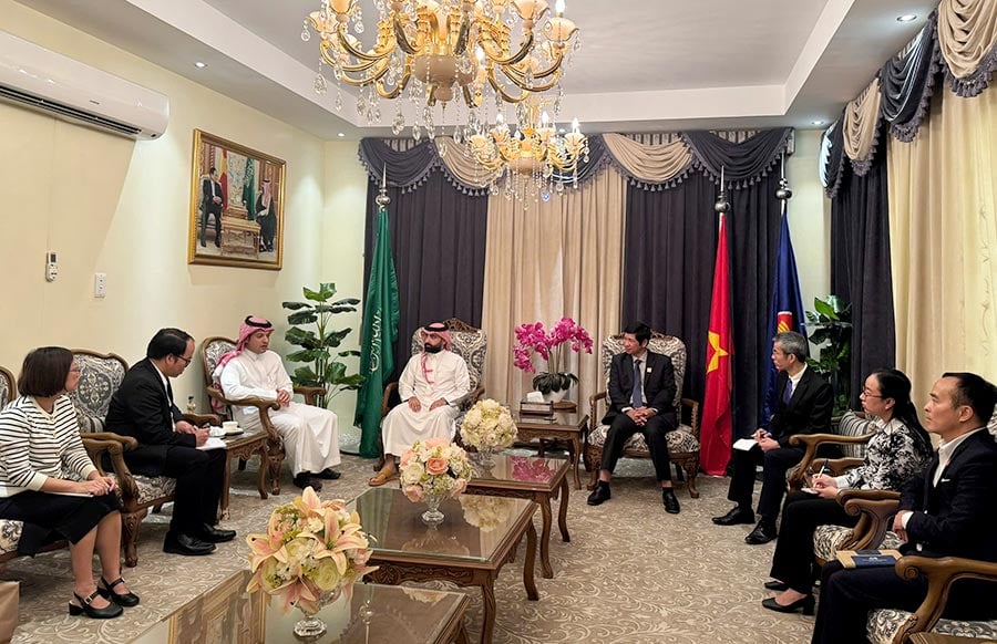 Ả-rập Xê-út mong muốn thúc đẩy hợp tác đầu tư, tăng cường kết nối du lịch với Việt Nam - Ảnh 1.