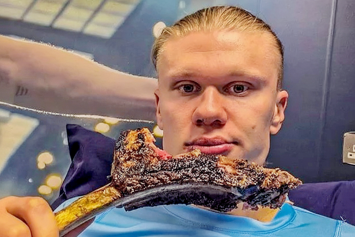 Vì sao Haaland được đặt tên cho món thịt quay? - Ảnh 1.