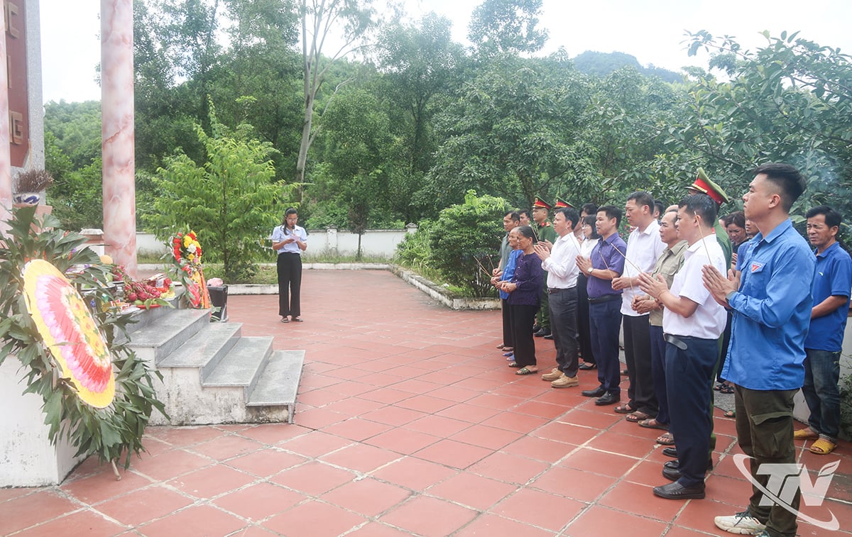 ក្នុងឱកាសនៃទិវាយុទ្ធជនពិការ និងយុទ្ធជនពលីនៅថ្ងៃទី ២៧ ខែកក្កដា ជារៀងរាល់ឆ្នាំ ឃុំ Quang Son តែងតែមានសកម្មភាពបង្ហាញការដឹងគុណ និងរំលឹកដល់អ្នកដែលបានបាត់បង់ឯករាជ្យជាតិ។