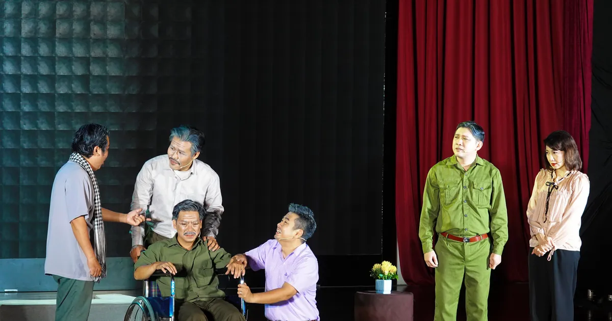 Đưa vở kịch “Đồng chí” đến với sinh viên