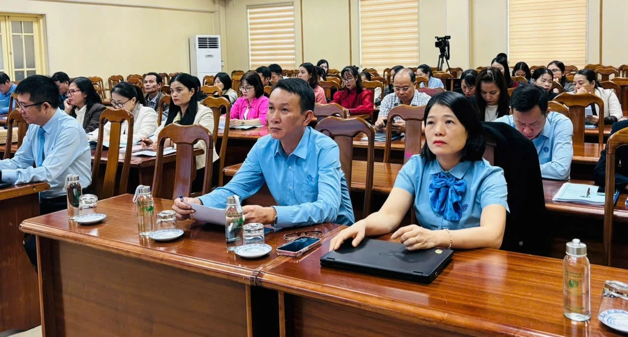 Cursanții care participă la conferința de instruire - Foto: K.H.