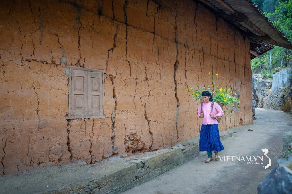 Nhà trình tường, di sản văn hóa của người Mông ở Hà Giang