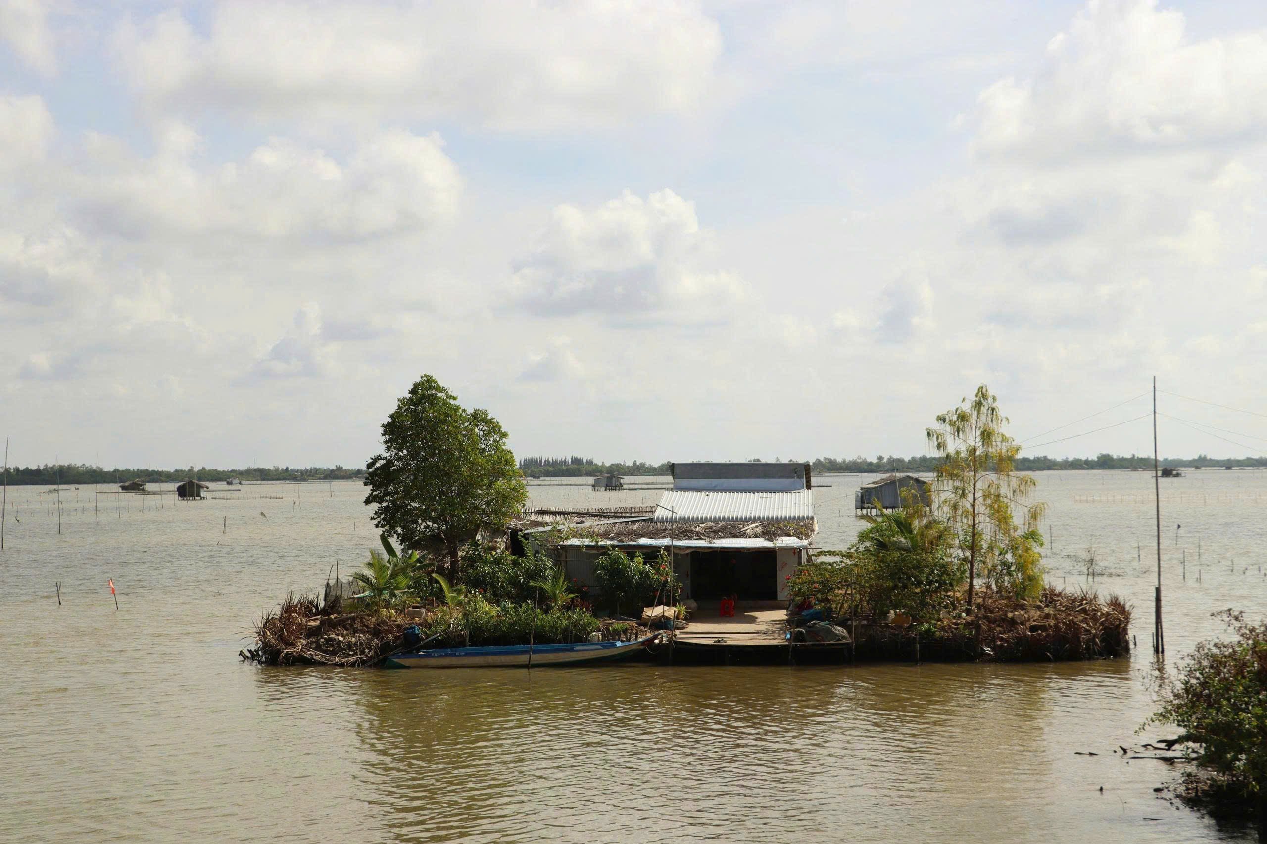 Khám phá "biển hồ giữa lòng đồng bằng" ở Cà Mau - Ảnh 3.