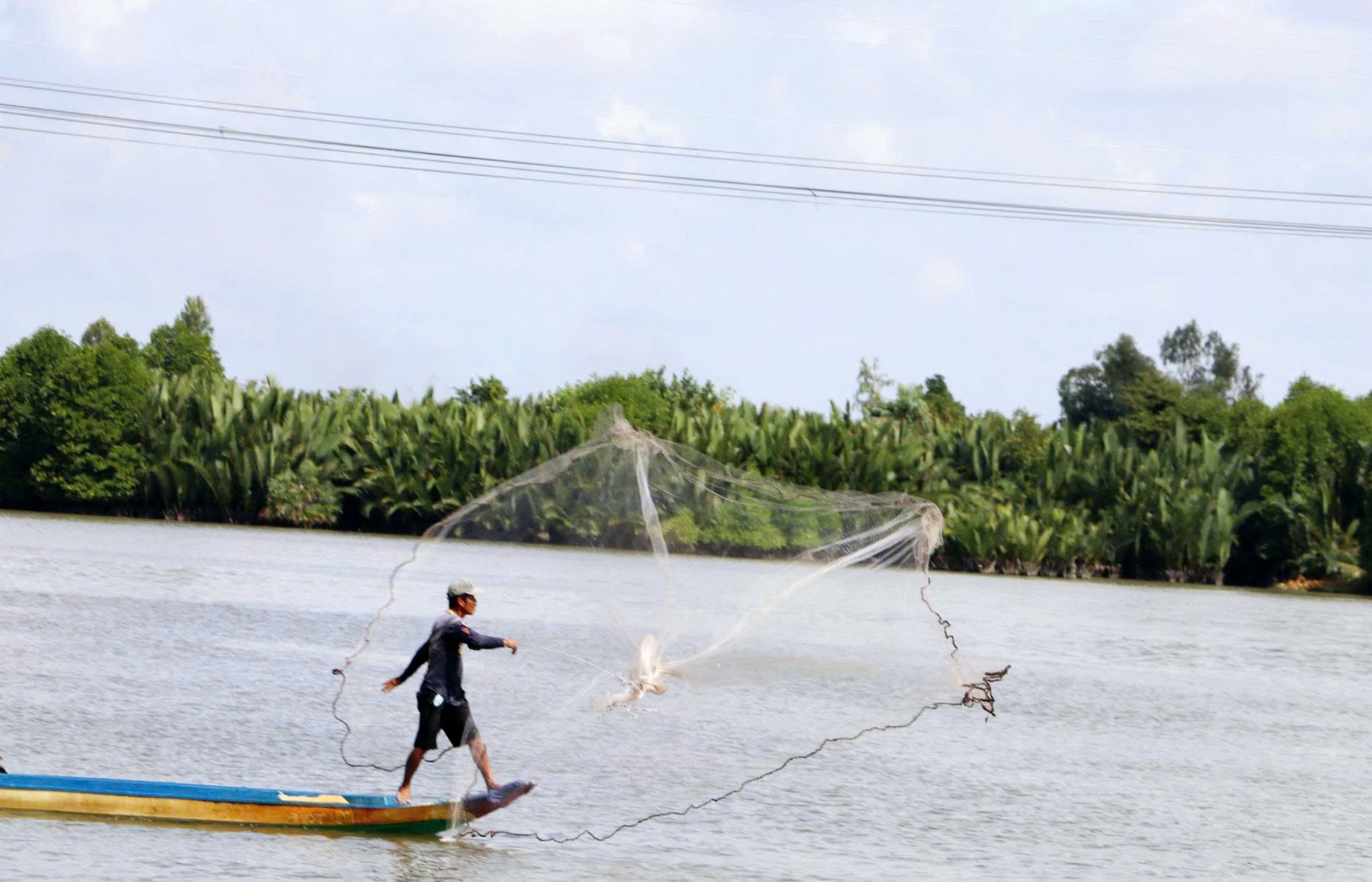 Khám phá "biển hồ giữa lòng đồng bằng" ở Cà Mau - Ảnh 6.