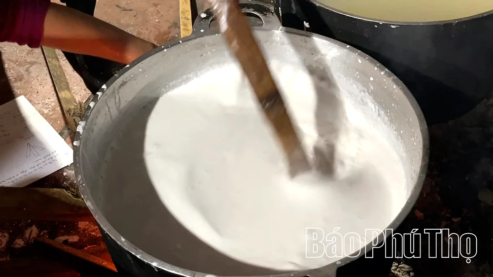 עוגת Hop Thinh Hon: מפתח הזהב לאיכות המסורתית